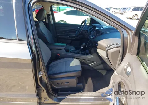 2017 Ford Escape Titanium z USA, uszkodzony, nr VIN 1FMCU0J98HUA93249